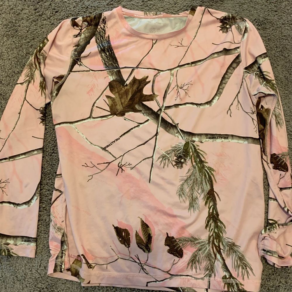 RealTree Women’s under layer shirt Size Large